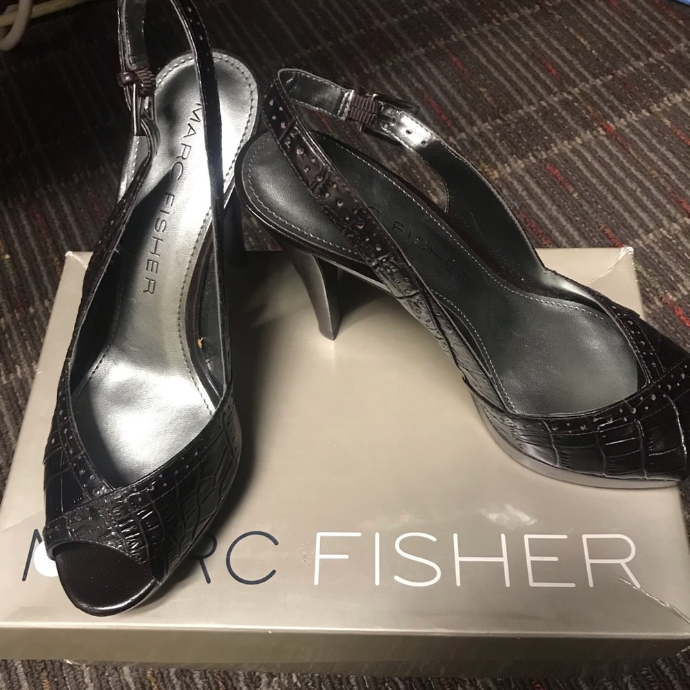 Marc Fisher platform pumps